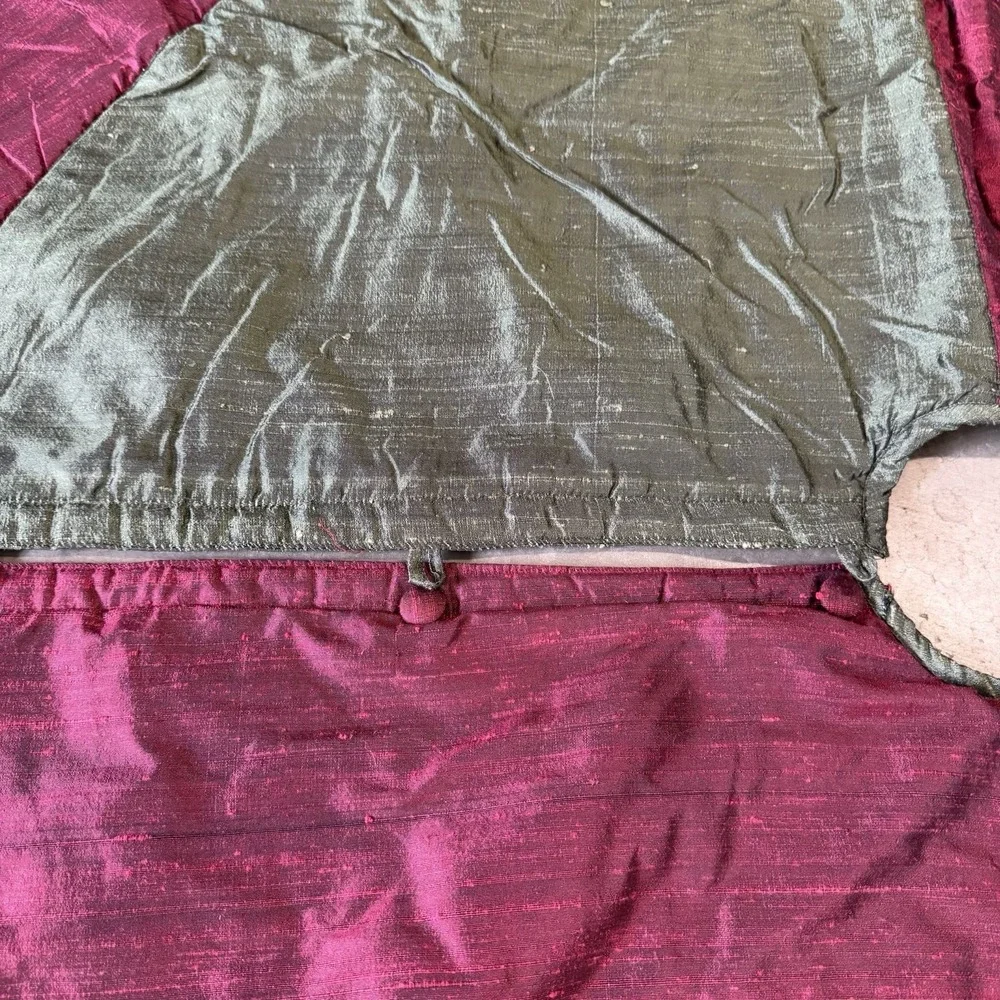 Vintage quilted Silk Tree Skirt Christmas Holiday Red Green Sheen